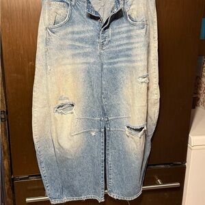 Free People barrel jeans distressed sz 31